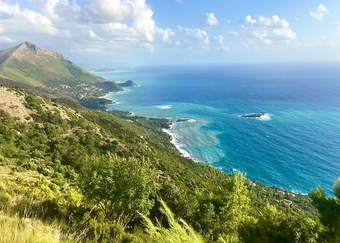 - Centro Storico - Strada Sospiro מראטיאה